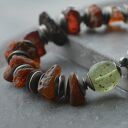 srebrny naszyjnik z surowymi bryłkami bursztynu