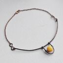 Naszyjnik - wisior z oksydowanej miedzi i bursztynu /1/