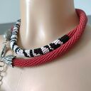 Naszyjnik czerwony w zwierzece wzory