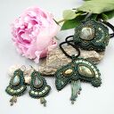 Asymetryczna lunula z labradorytami - naszyjnik handmade