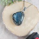 Naszyjnik z labradorytem „Północny Blask” ze stali chirurgicznej - wire wrapping