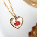 Jesienny naszyjnik serce z liściem klonu