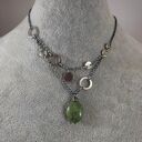 Delikatny wisiorek z opalu