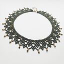 naszyjnik z koralików szklanych elegancka koronka ciemnozielona