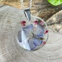 Okrągły wisiorek z kolorowymi kwiatami z2059