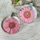 Wisiorek z różowym rumiankiem z2063