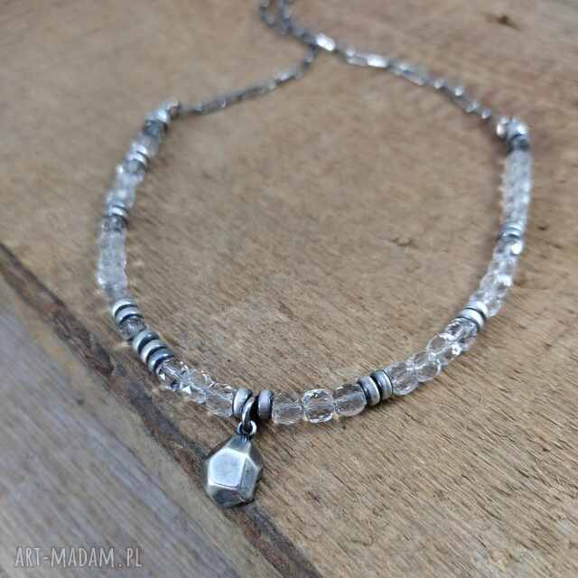Naszyjnik - kwarc z delikatną zawieszką