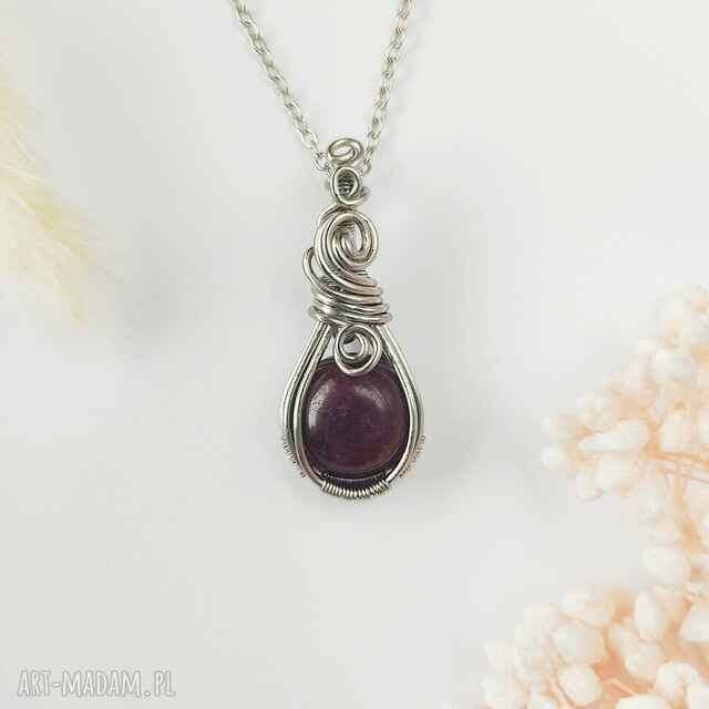 Naszyjnik Jadeit Bordowy stal chirurgiczna wisiorek handmade wirewrapping