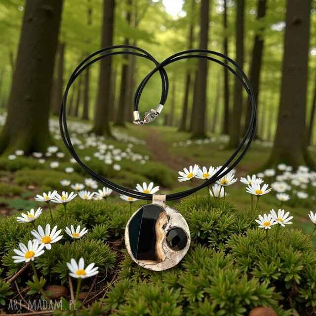 naszyjnik z witrażowym wisiorem NERO z agatem i onyksem