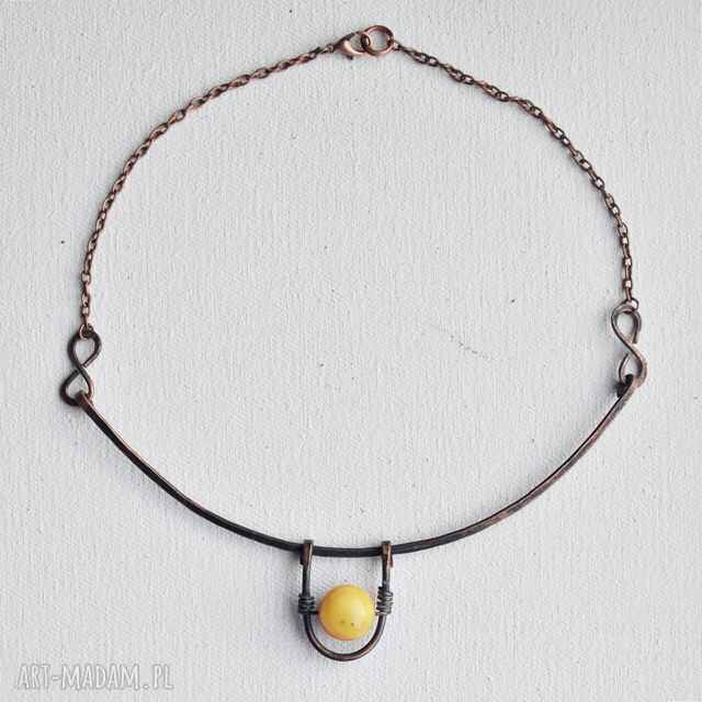Naszyjnik - wisior z oksydowanej miedzi i bursztynu /1/