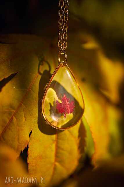 Jesienny naszyjnik, biżuteria z listkiem klonu
