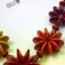 korale kwiaty naszyjnik upleciony na sznurku czarnym bawełnianym w zwartą pomarańczowy