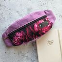 Kolorowa nerka pojemna w kwiaty piwonie