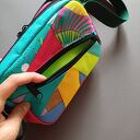 Torebka saszetka Play with colors na telefon - wodoodporna i kolorowa na ramię