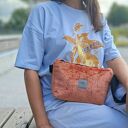 Ceglasta torebka-nerka Holly z pluszu - wodoodporna, na zamek i crossbody