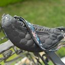 Nerka M „Indigo Flow” miniportfelik gratis