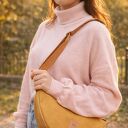 Banana nerka z miodowego nubuku Canyon - crossbody na skos