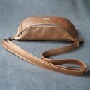 złota saszetka midi w gwiazdki