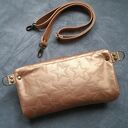 złota saszetka midi w gwiazdki