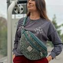 Zielona nerka damska XL Montana - pojemna i wodoodporna nerka damska
