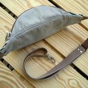 Beżowa nerka z liśćmi palm - modna saszetka biodrówka handmade