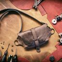 Mała nerka 2w1 - stylowa saszetka z funkcją torebki na ramię