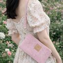 Różowa sztruksowa mini nerka na telefon - wygodna saszetka crossbody