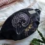 Znak zodiaku Baran haftowana saszetka - nerka pojemna