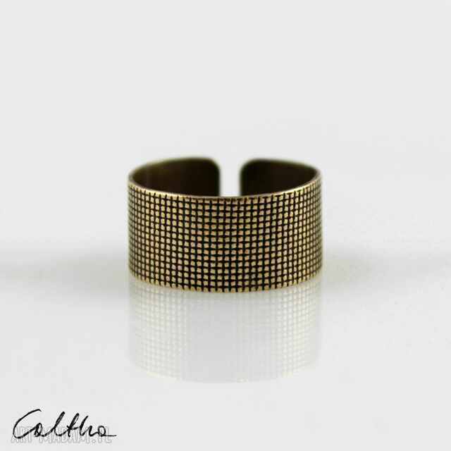 Płótno - mosiężna obrączka - różne rozmiary (1900 -33) III