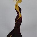 Ręcznie wykonany obraz z suszonych kwiatów 21x30 cm - elegancka kobieca sylwetka
