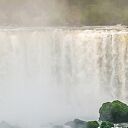 Obraz na ścianę Wodospad Iguazu - dżungla i rzeka 120x80 cm