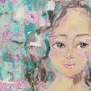 Kwiatowe otulenie, delikatny kobiecy obraz, anielski wizerunek ze szczyptą magii