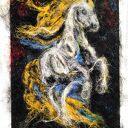 Koń w Ruchu - Obraz z Włókien, Mocne Kontrasty, Rękodzieło 100x70