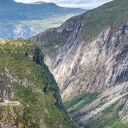 Obraz na płótnie Wodospad Vøringsfossen - pejzaż Norwegii 120x80 cm