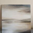 Spokój szarości i złota - obraz akrylowy na płótnie 50x50 cm, gotowy do zawieszenia 