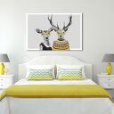Nowoczesny obraz drukowany na płótnie 120x80 cm - Para jeleni w żółtych sweterkach