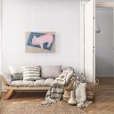 Szczęśliwa świnka na dywanie - obraz akrylowy 70x50 cm