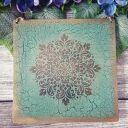 Dekoracyjny talizman z runami Fehu i Othala w stylu vintage - decoupage 20x20 cm