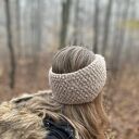 Modna opaska wełniana Twist Boucle w ciemnym beżu