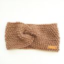 Kobieca wełniana opaska twist typu turban w pudrowym beżu - ręcznie robiona