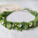 Łąka po deszczu - wianek handmade z białymi kwiatami i zielenią w stylu
