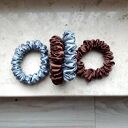 Błękit i czekolada - zestaw jedwabnych miniscrunchie