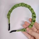 Drobna, pleciona jedwabna opaska na głowę