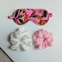 Jedwabny zestaw CALM NIGHT różowy - opaska na oczy dwie scunchie