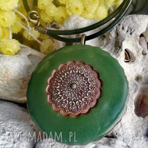ceramiczny zielony naszyjnik z wisiorem vintage wisiorek na rzemieniu biżuteria