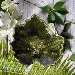 listek żurawki, butelkowa zieleń, ceramiczna podstawka, talerzyk na biżuterię