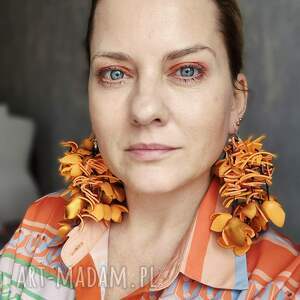 Kolczyki duże lekkie pomarańczowe metaliczne kwiaty rękodzieło, kol