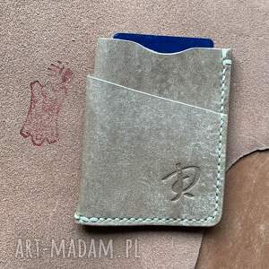 handmade minimalistyczny beżowy portfel ze skóry ręcznie uszyty