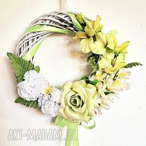 Wianek wielkanocny biało zielony, elegancki na drzwi
