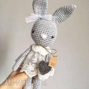królisia monika - szary króliczek w koronkowej - Miedzy Motkami maskotki